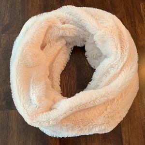 Do Everything in Love ivory infinity scarf, super soft and cozy!